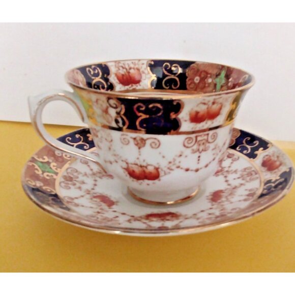 Antique Royal Albert Crown China Imari-style cup and saucer, 1920's - Picture 5 of 14